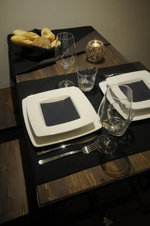 Emilia Suite Design โมดินา ภายนอก รูปภาพ