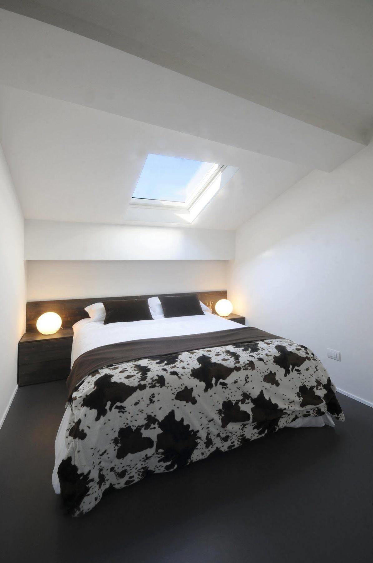 Emilia Suite Design โมดินา ภายนอก รูปภาพ